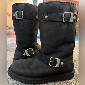 UGG Sutter Black Leather Sheepskin Moto Buckle Boots Women’s 6